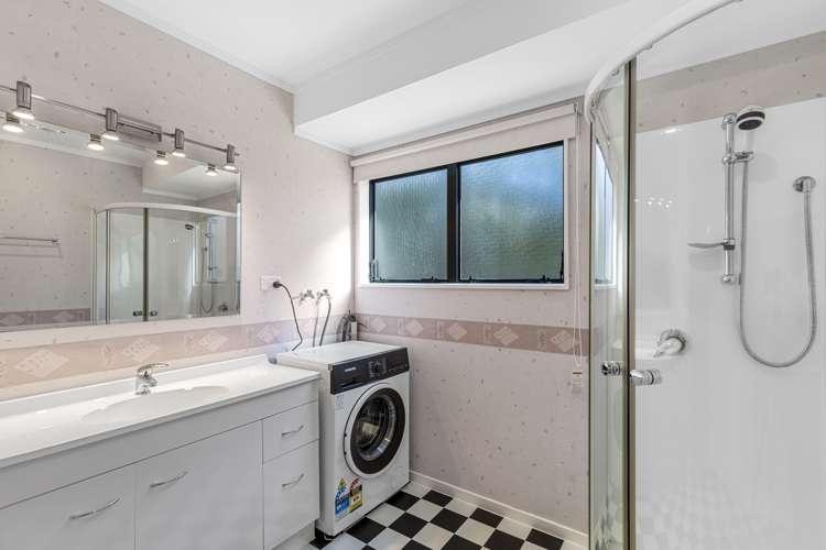 2 Judena Place Pukete_10