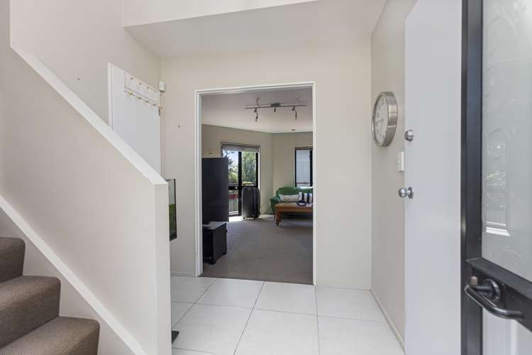 2/10 Altair Place Windsor Park_7