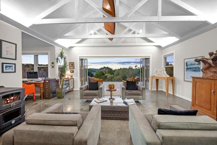 35 Lloyd Drive Wainui_11