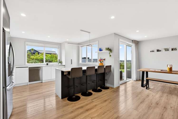 77 Oak Road Poraiti_7