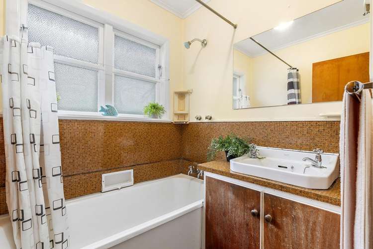 6 Ernest Street Porirua East_12