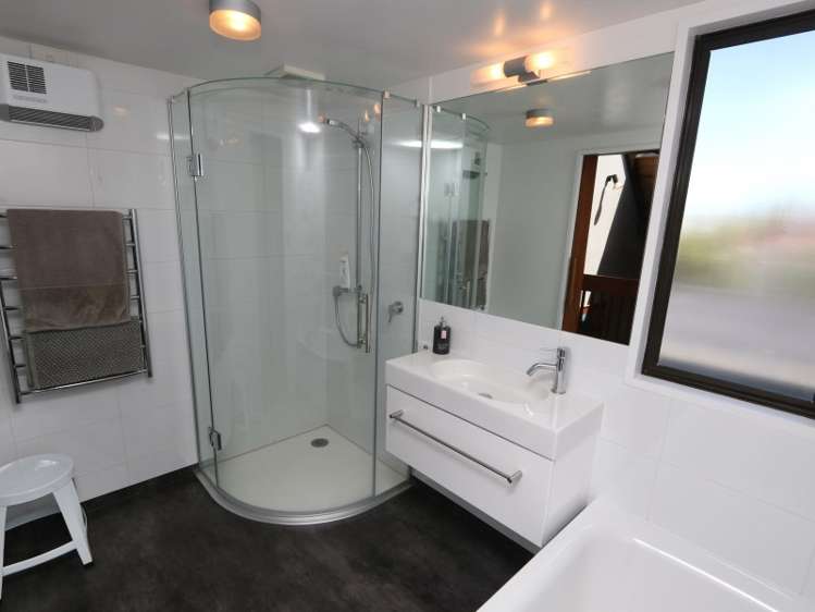 99 Middle Road Allenton_11