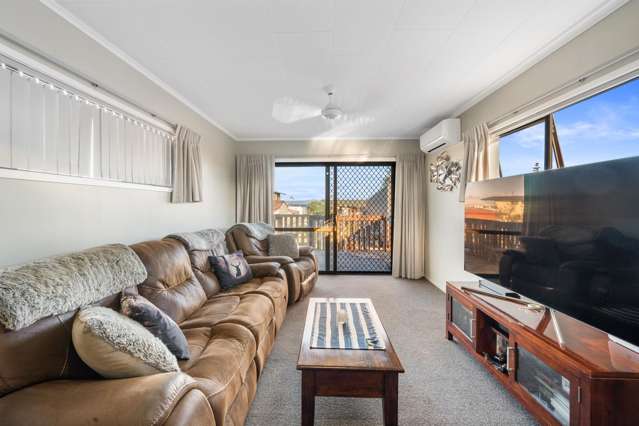 16 Kowhai Avenue Kaiaua_1