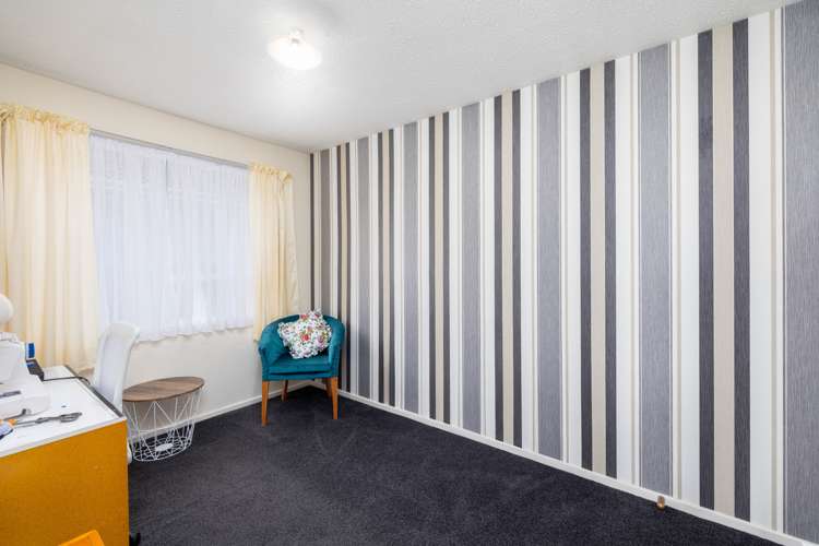 1/4 Leonie Place Aranui_7