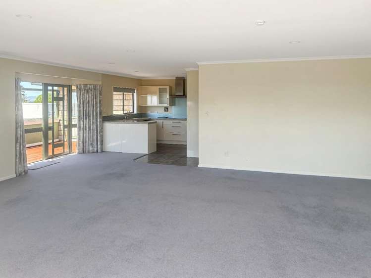 2/89 Churchill Drive 10792_6