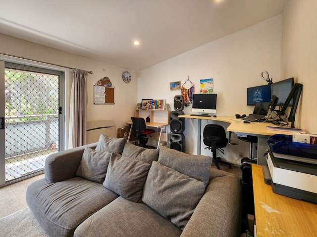 21b Brian Crescent Stanmore Bay_4