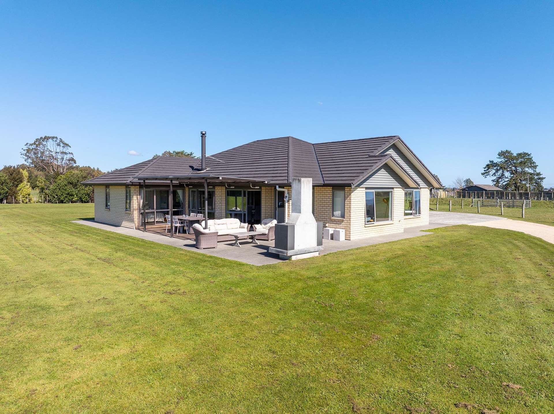 250 Hughes Line West Taratahi_0