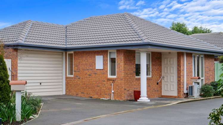 4 Fleur Lane Burwood_19
