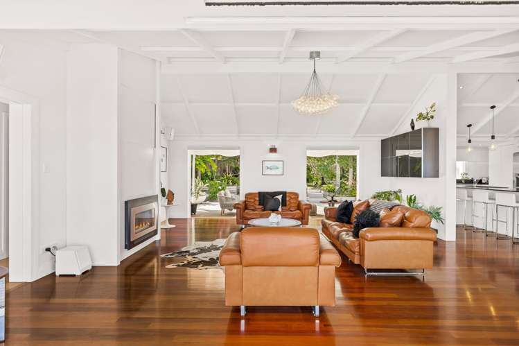 39 Oaia Road Muriwai_17