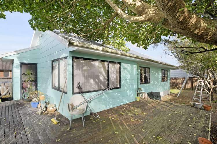 2/7 Rewarewa Road Te Atatu Peninsula_2