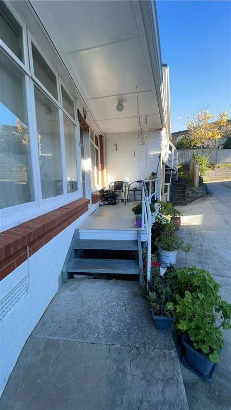 2/12 Dawn Place Te Atatu South_1