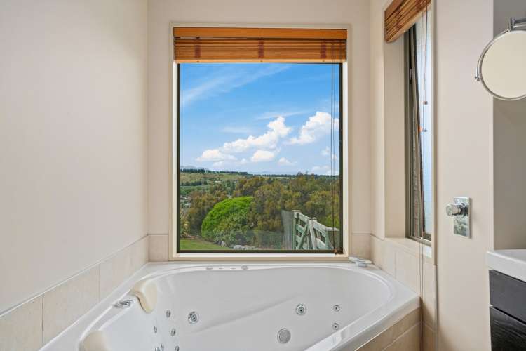 992 Aubrey Road Albert Town_10