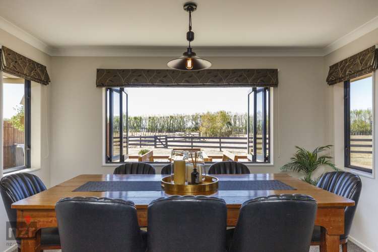 75 Spur Road West Feilding_2