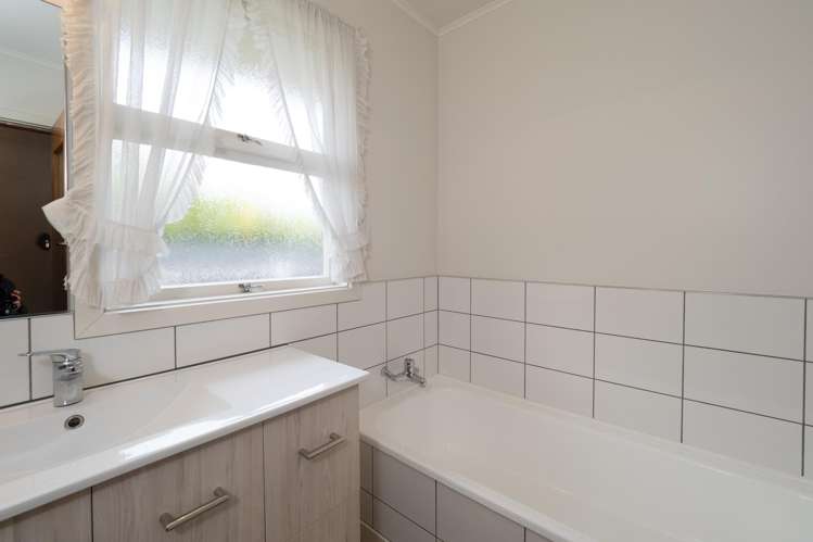 16 Middle Road Allenton_12