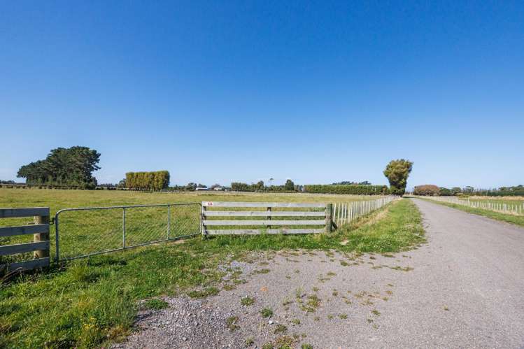 92a & 92b Oroua Road_4