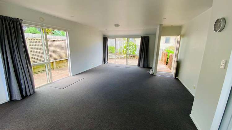 1/8 Knott Road Stanmore Bay_9