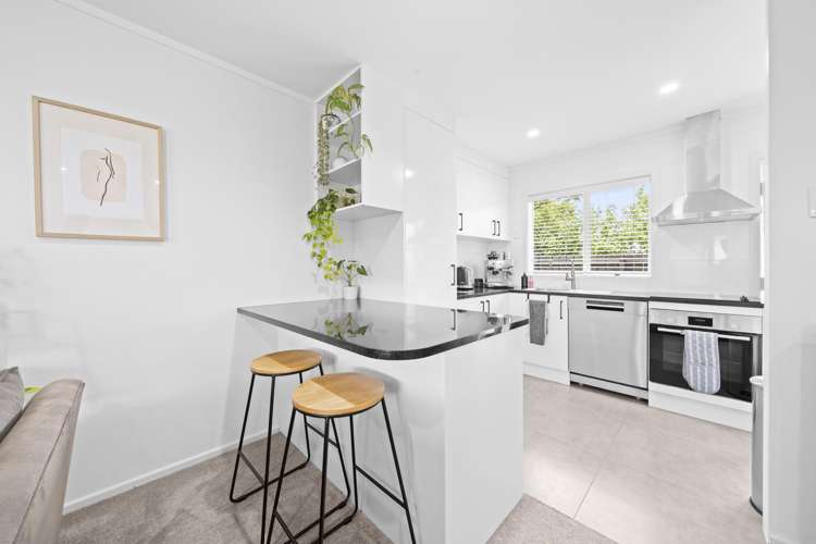 2/24 Robertson Road_5