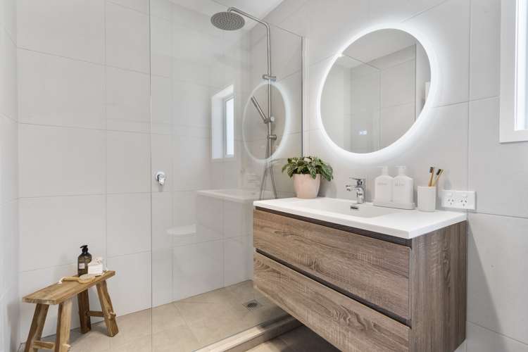 71 Fairclough Road Beach Haven_14