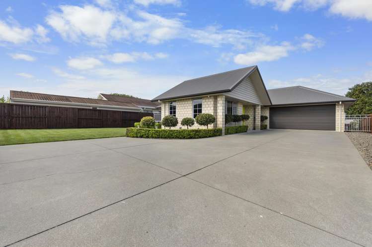 17 Farleigh Close Huntington_21