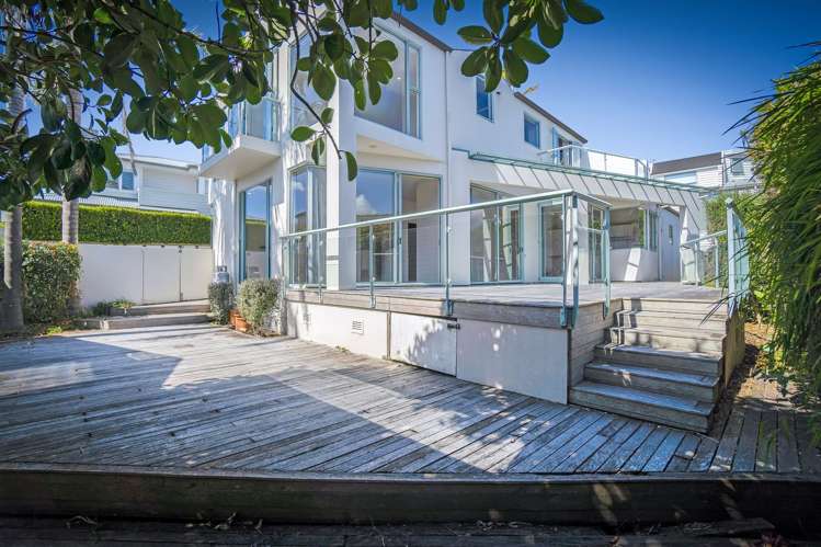 2/42 Churchill Road Murrays Bay_17