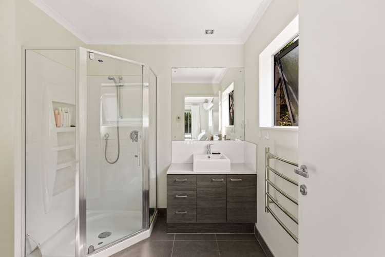 8 Beachwood Drive Hatfields Beach_15