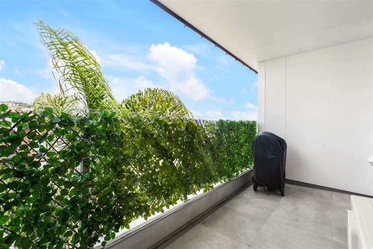 211/17 Link Crescent Stanmore Bay_6