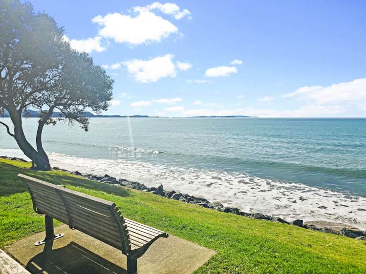 3 Ngapara Street Red Beach_1