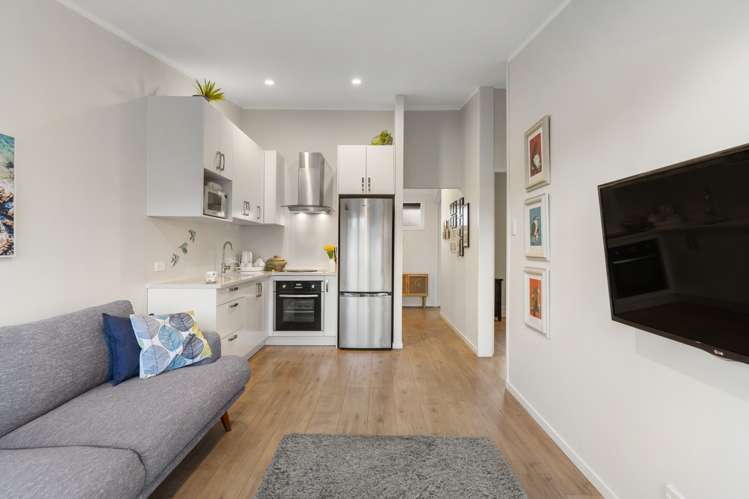 7/11 Don Croot Street Morningside_2