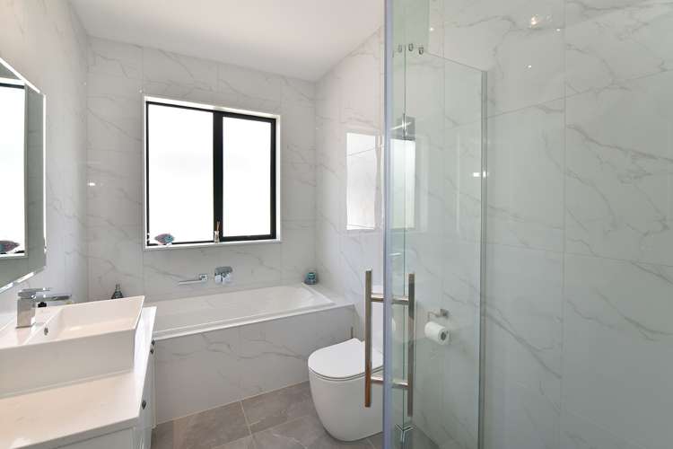 28 Celestial Crescent Orewa_13