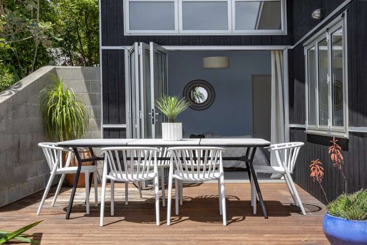 69 Piha Road Piha_12