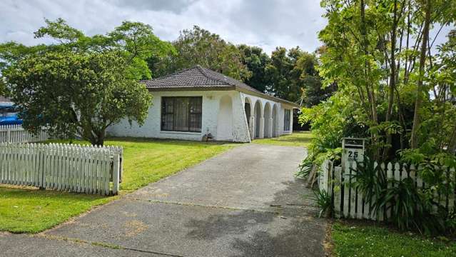 Beautiful Family Home - Ready to Move In Now!!