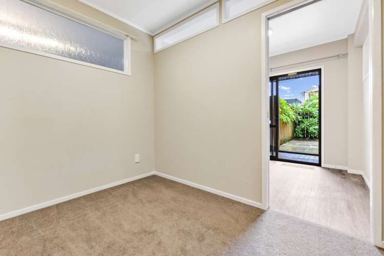 16 Glendale Drive Dinsdale_24