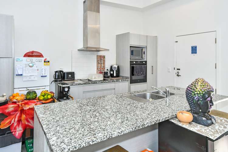 11/11 Carlos Drive Flat Bush_6