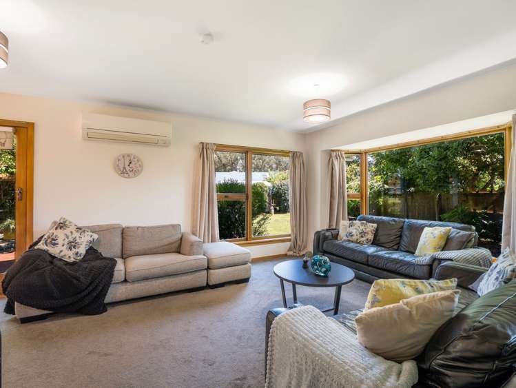 63 Moffat Drive Lincoln_11