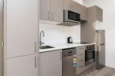 402/30 Red Oaks Drive_4