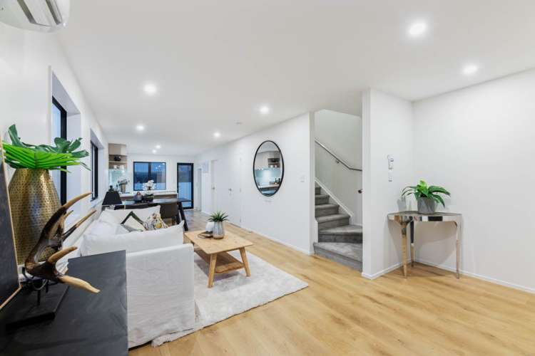 2/57 Aranui Road Mount Wellington_11