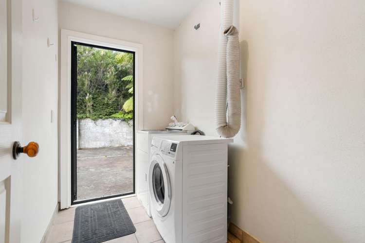 1 Governors Heights Whangamata_17