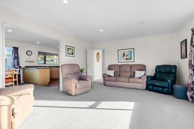 2/205 Taharepa Road_4