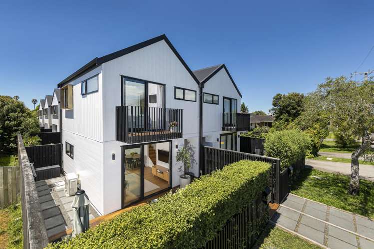 70A Neil Avenue Te Atatu Peninsula_11