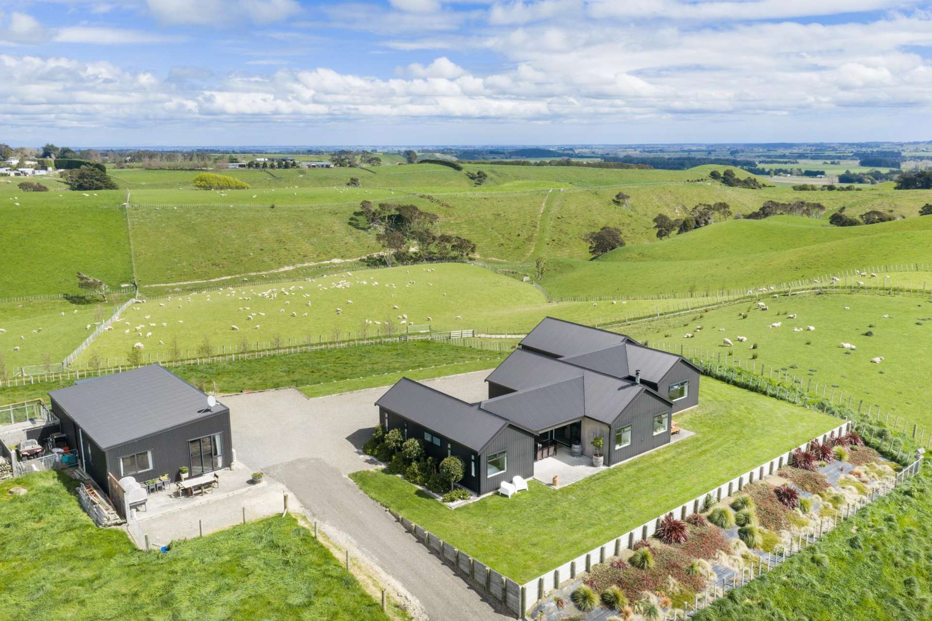 51 View Road Halcombe_0