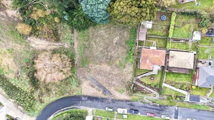 40 and 42 Waldron Crescent Green Island_15