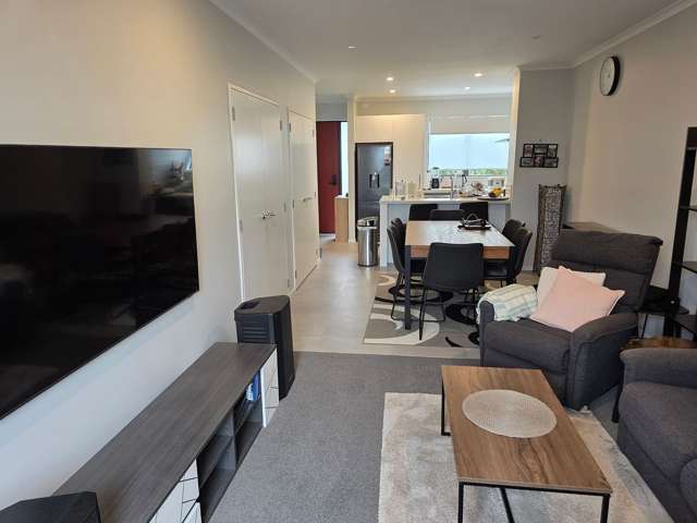 Stylish Townhouse in Hobsonville