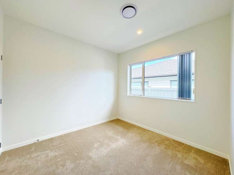 47 Siren Street Wainui_13