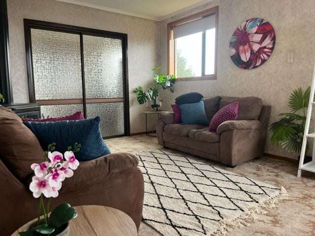 Rent reduced -Warm sunny 3-bedroom home with views