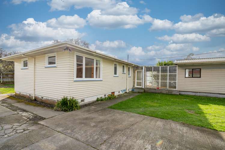 6 Tait Crescent Featherston_14