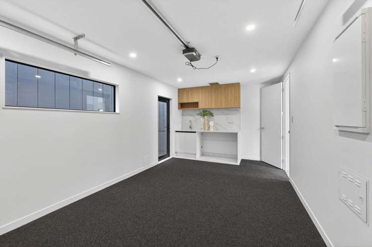 55B and 55C Tawa Road One Tree Hill_16