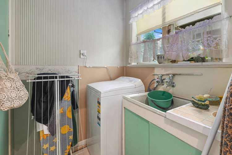 8 Werrina Crescent Mangakakahi_12