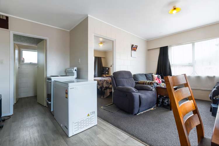 15/61 South Road_2