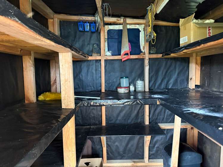 14 Harpoon Hill Great Barrier Island_7