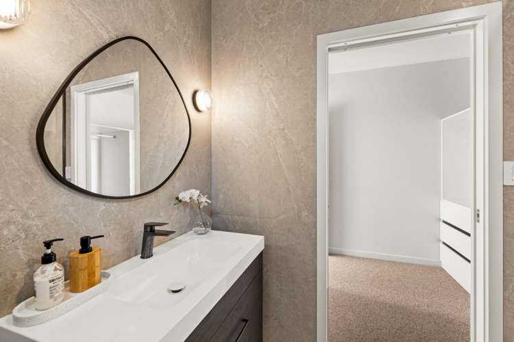 27 Matau Crescent Frimley_12